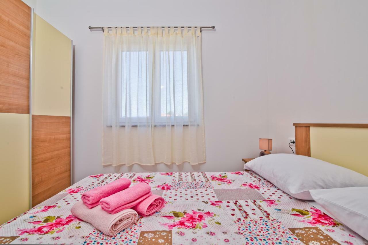 Apartments Mica Vrsi Zewnętrze zdjęcie