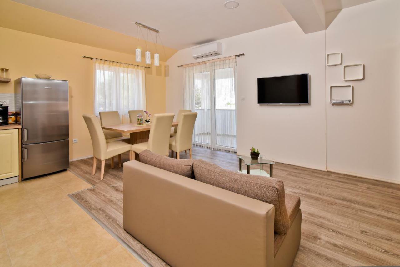 Apartments Mica Vrsi Zewnętrze zdjęcie
