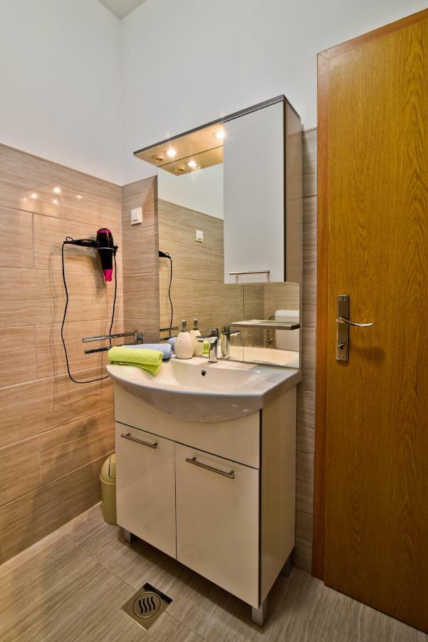 Apartments Mica Vrsi Zewnętrze zdjęcie