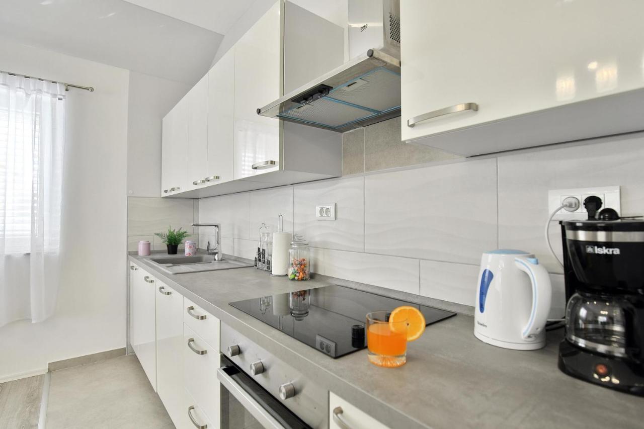 Apartments Mica Vrsi Zewnętrze zdjęcie