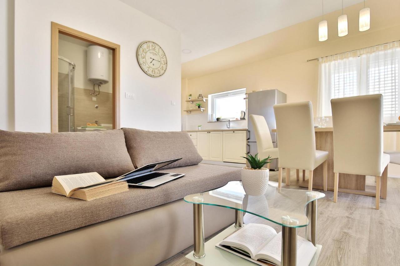 Apartments Mica Vrsi Zewnętrze zdjęcie