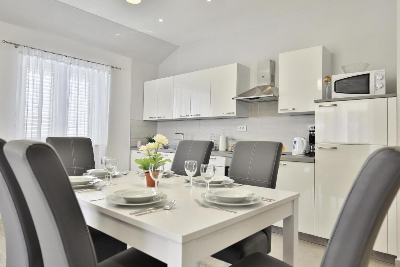 Apartments Mica Vrsi Zewnętrze zdjęcie